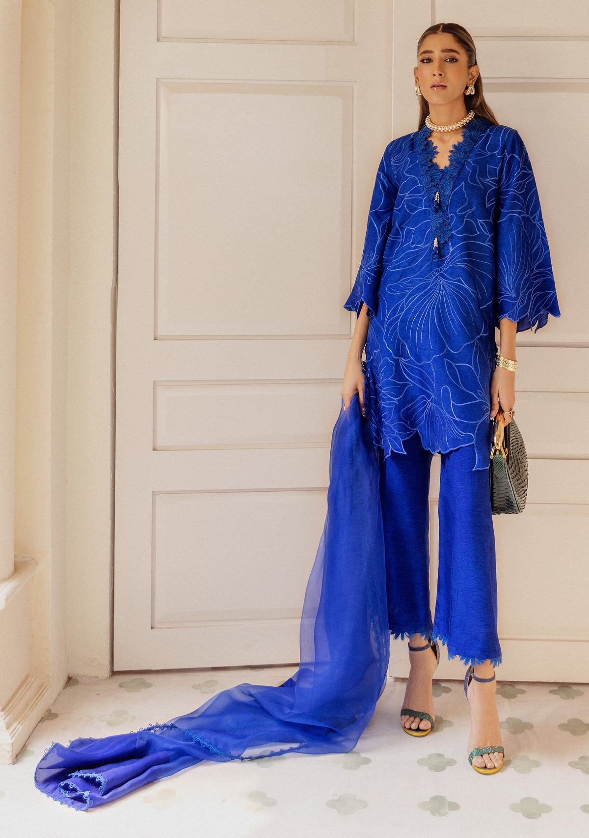 Gul Cobalt Blue